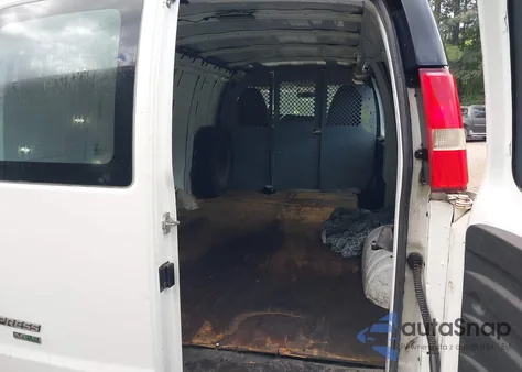 2011 Chevrolet Express 2500 Work Van из США, поврежденный, VIN 1GCWGGCG8B1120892